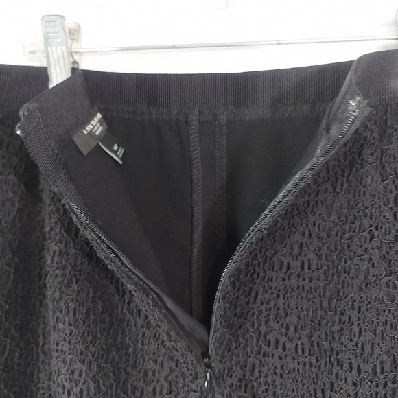 Ann Taylor Textured Black Mini Skirt, 8 Petite - Picture 7 of 9
